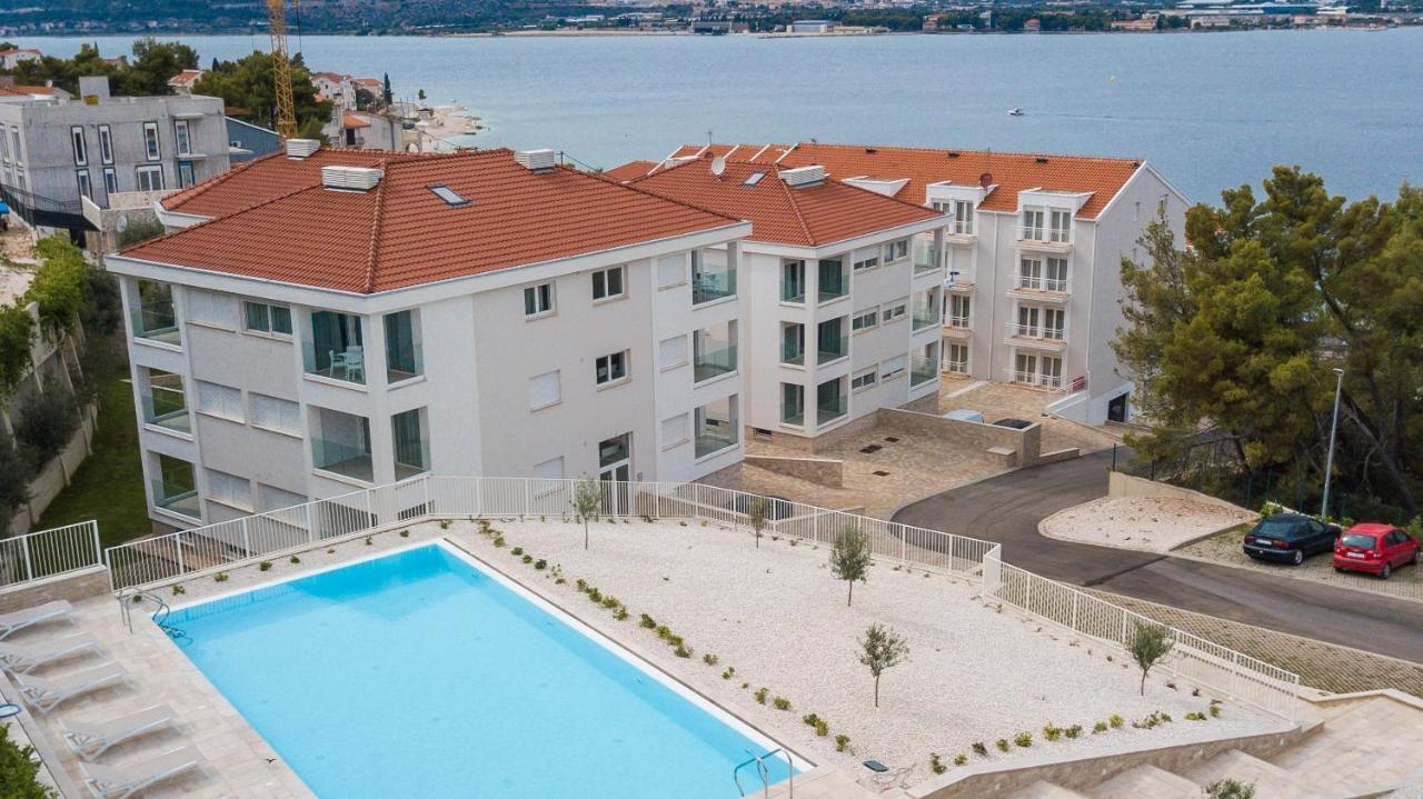 Malo More Resort Arbanija 外观 照片