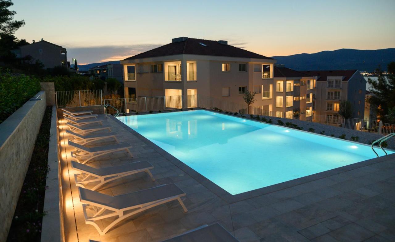 Malo More Resort Arbanija 外观 照片