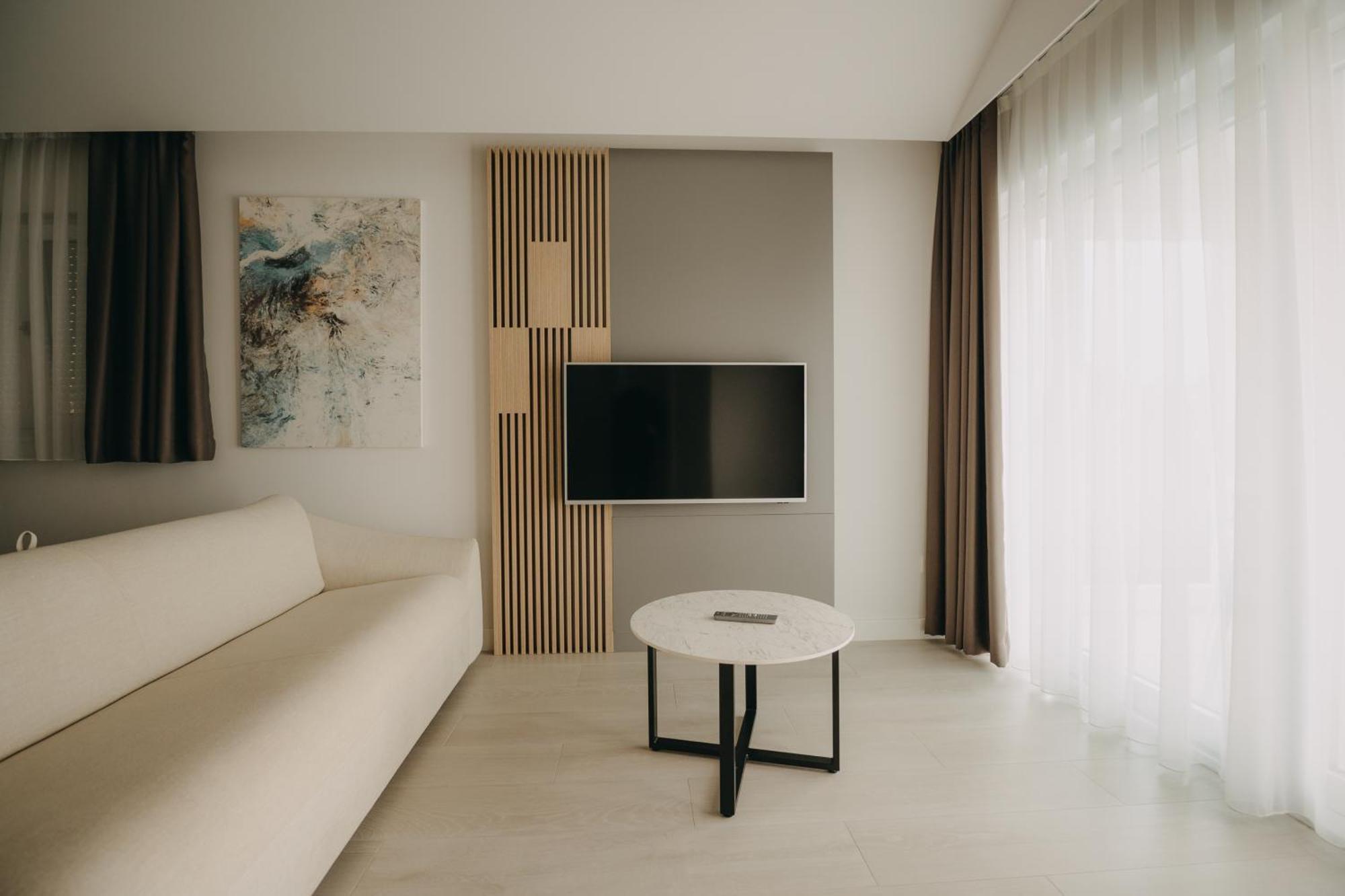 Malo More Resort Arbanija 外观 照片