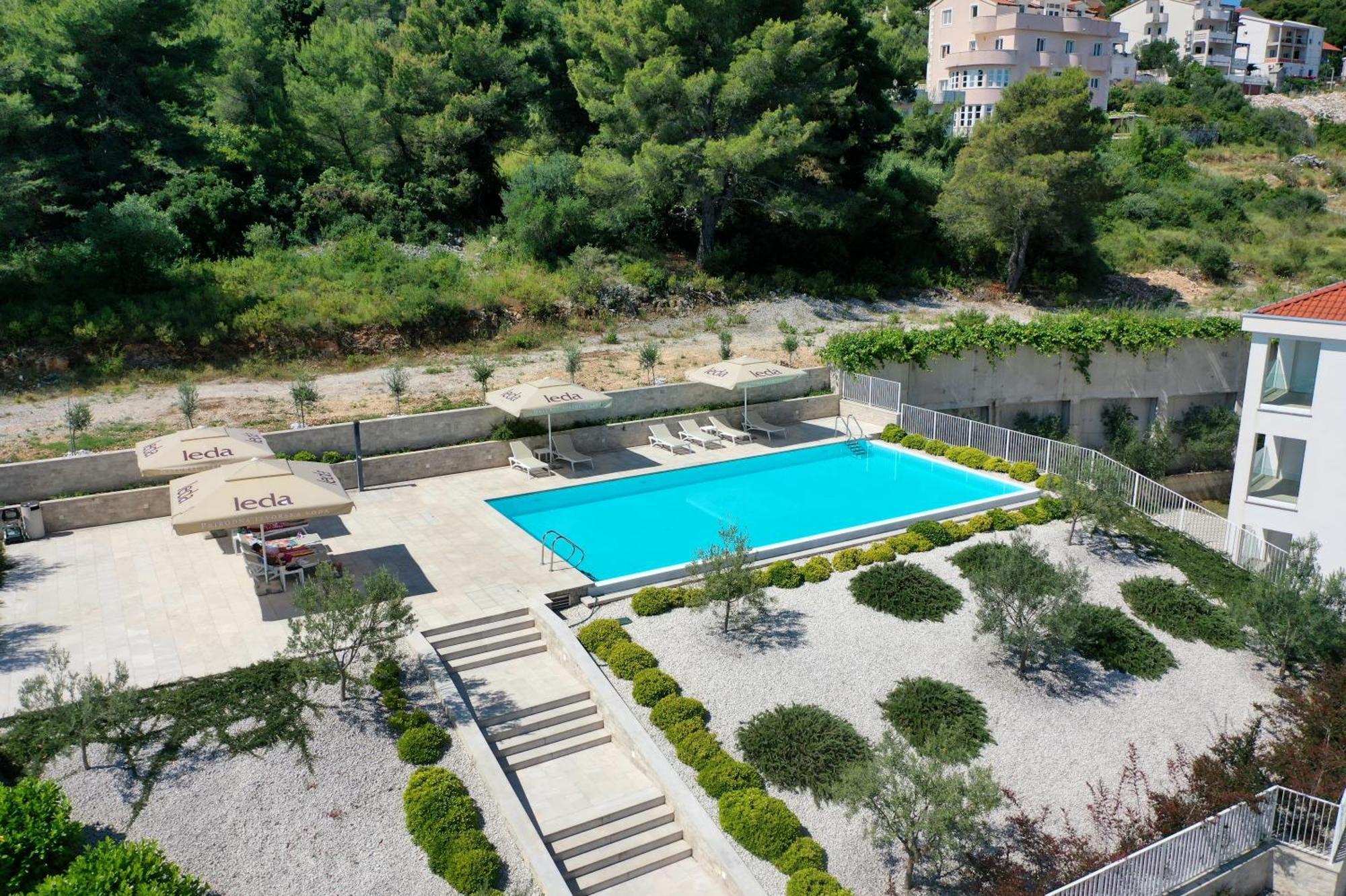 Malo More Resort Arbanija 外观 照片